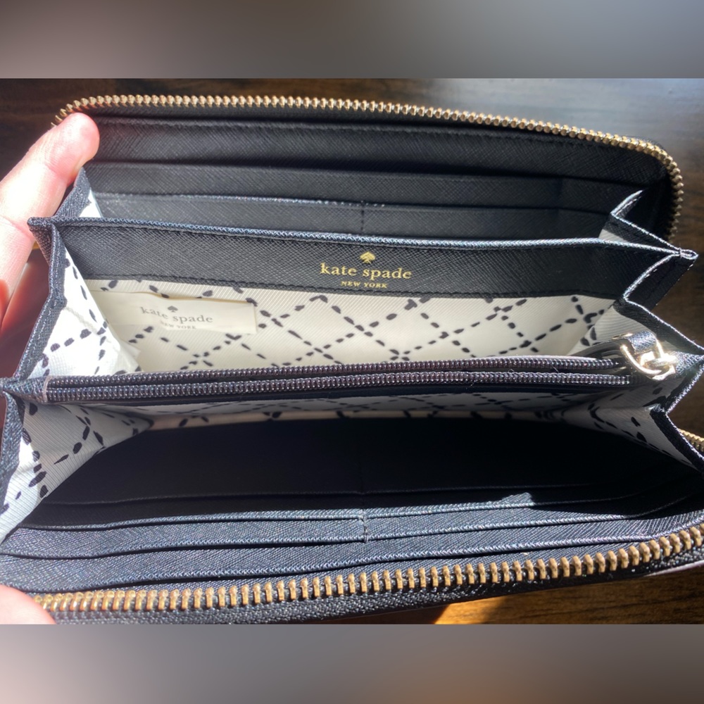 Kate Spade Wallet ♠️ - Picture 4 of 4